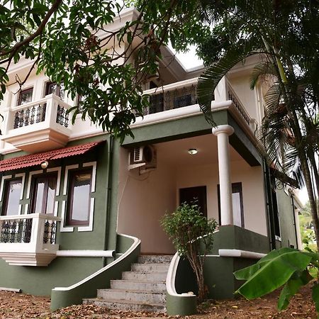 White Square Nirvana, Parra Mapusa Kültér fotó