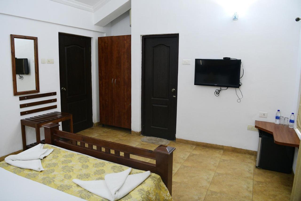 White Square Nirvana, Parra Mapusa Kültér fotó