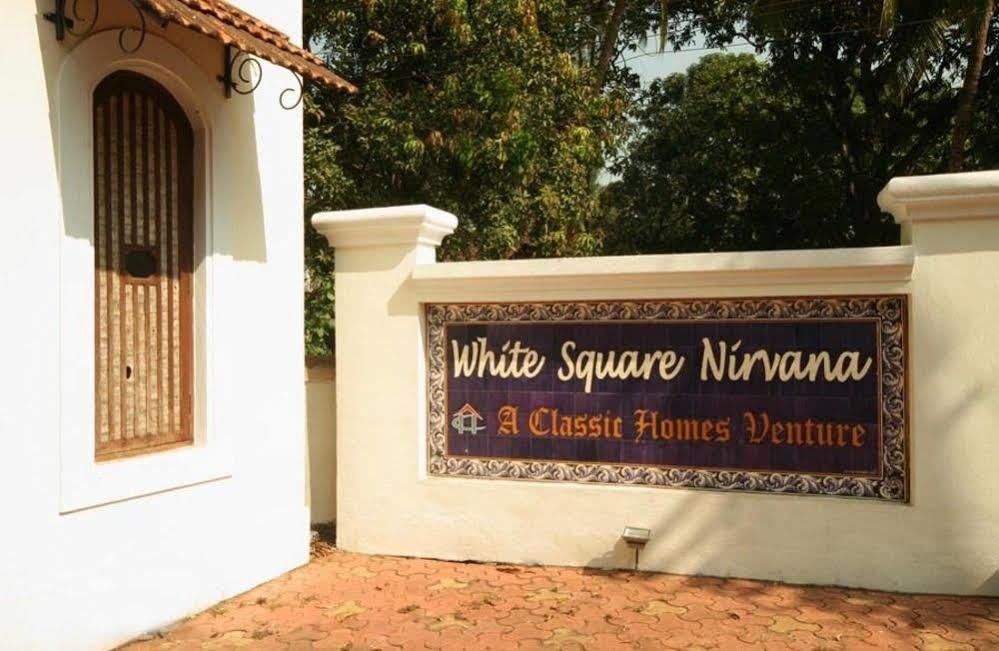 White Square Nirvana, Parra Mapusa Kültér fotó